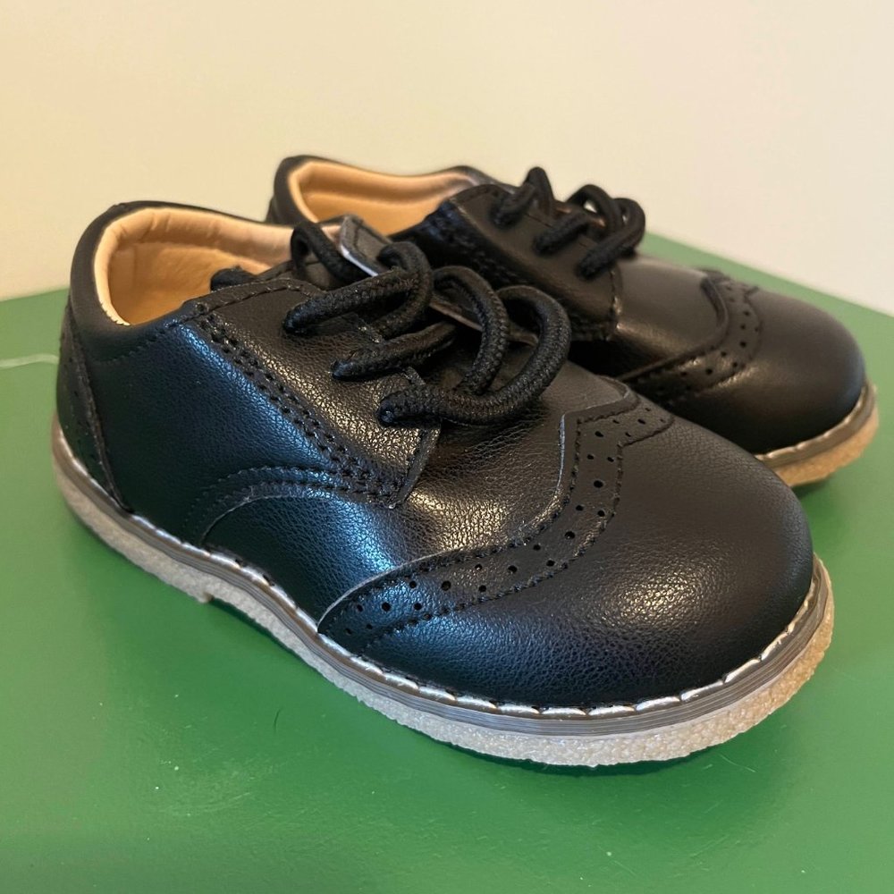 Baby size 6 dress shoes - black